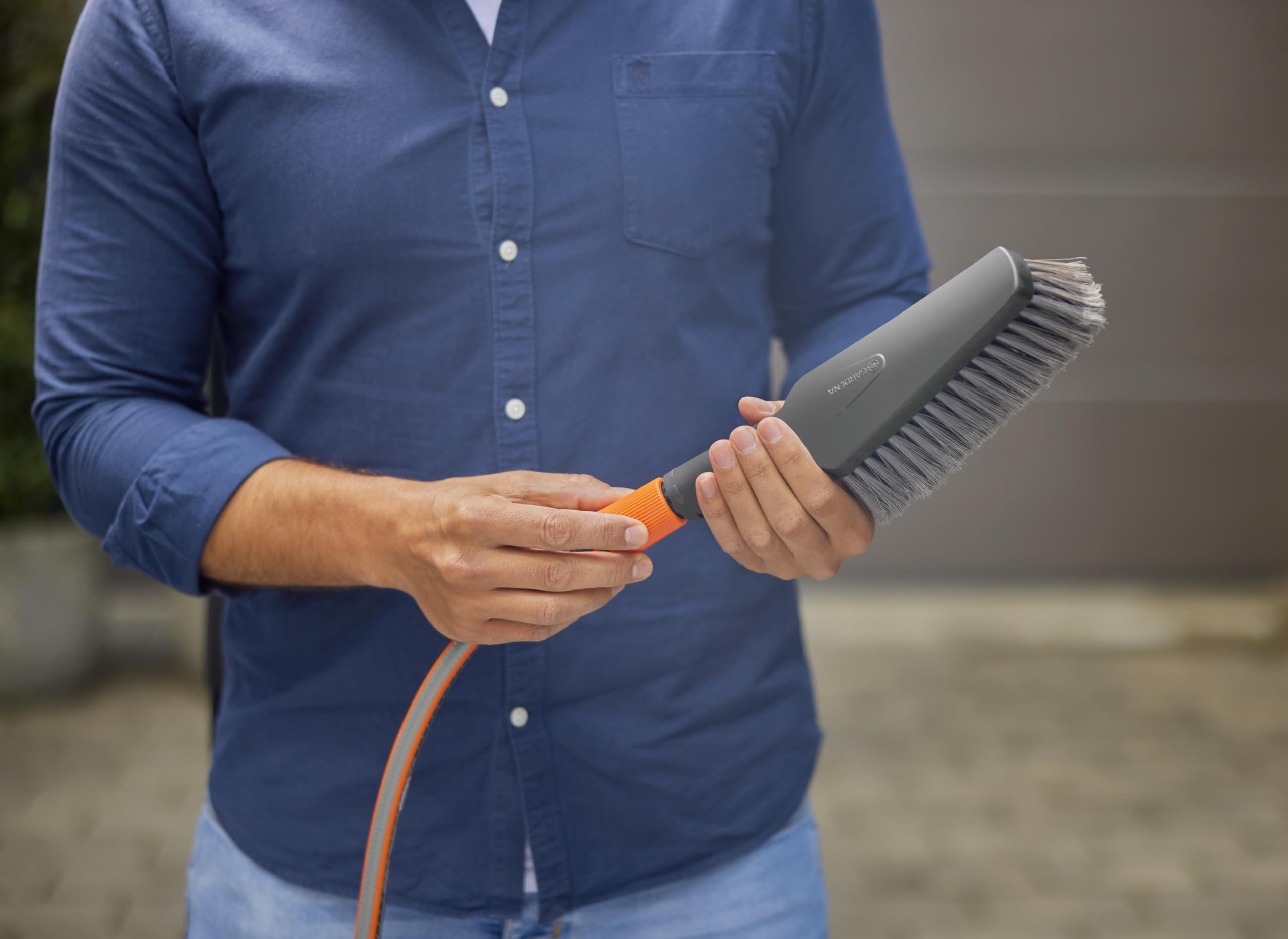 gardena-cleansystem-handb-rste-m-soft-reinigungsb-rste-mit-schlauchanschluss image 4