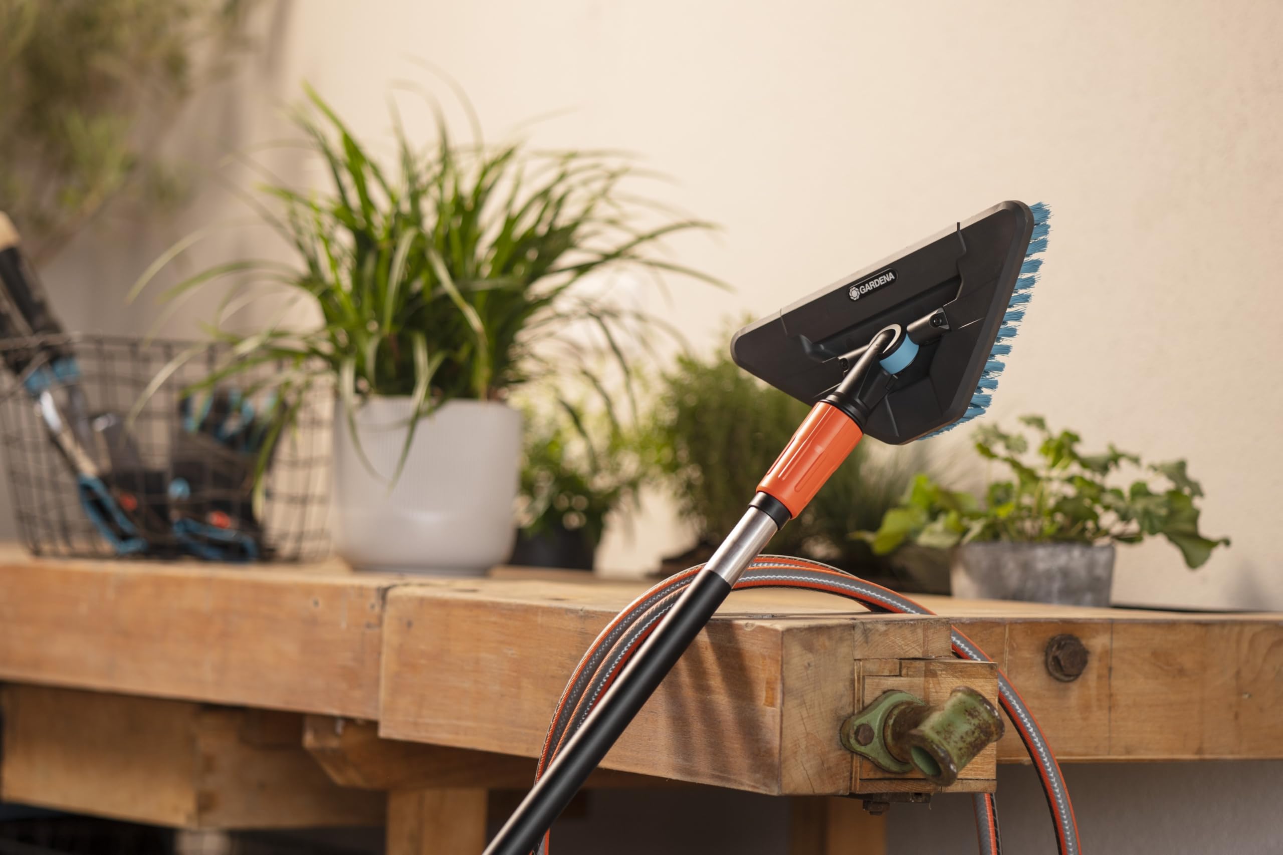 gardena-cleansystem-stiel-s-90-cm-aluminium-wasserf-hrender-reinigungsstiel-1880 image 4