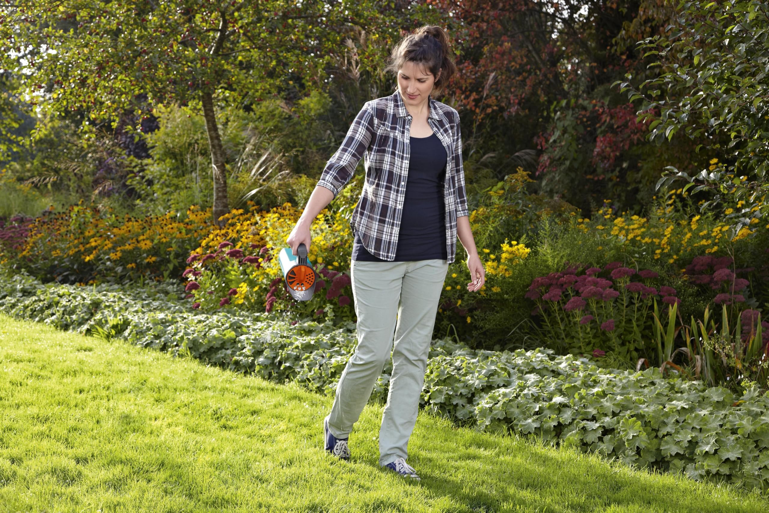 gardena-kleinstreuer-s-3255-20-handstreuer-f-r-salz-d-nger image 3