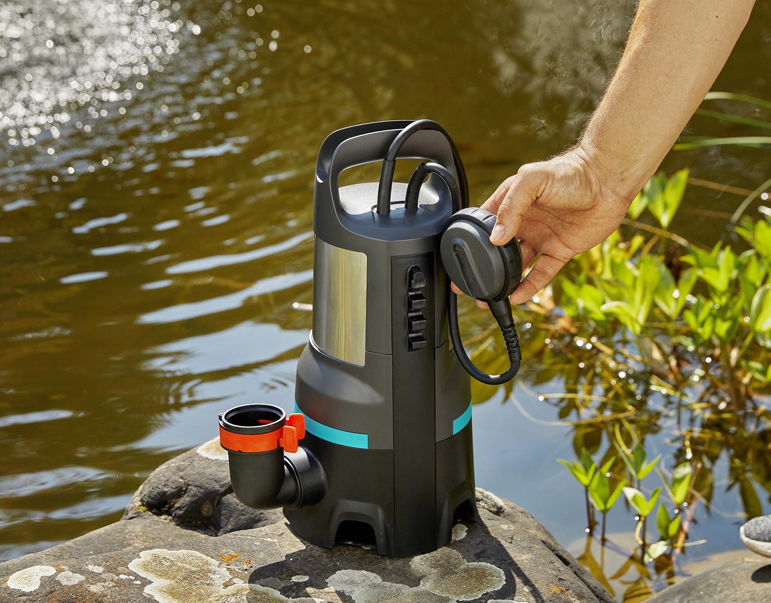 gardena-schmutzwasser-tauchpumpe-25000-9046-20-25-000-l-h-1-100-w image 5
