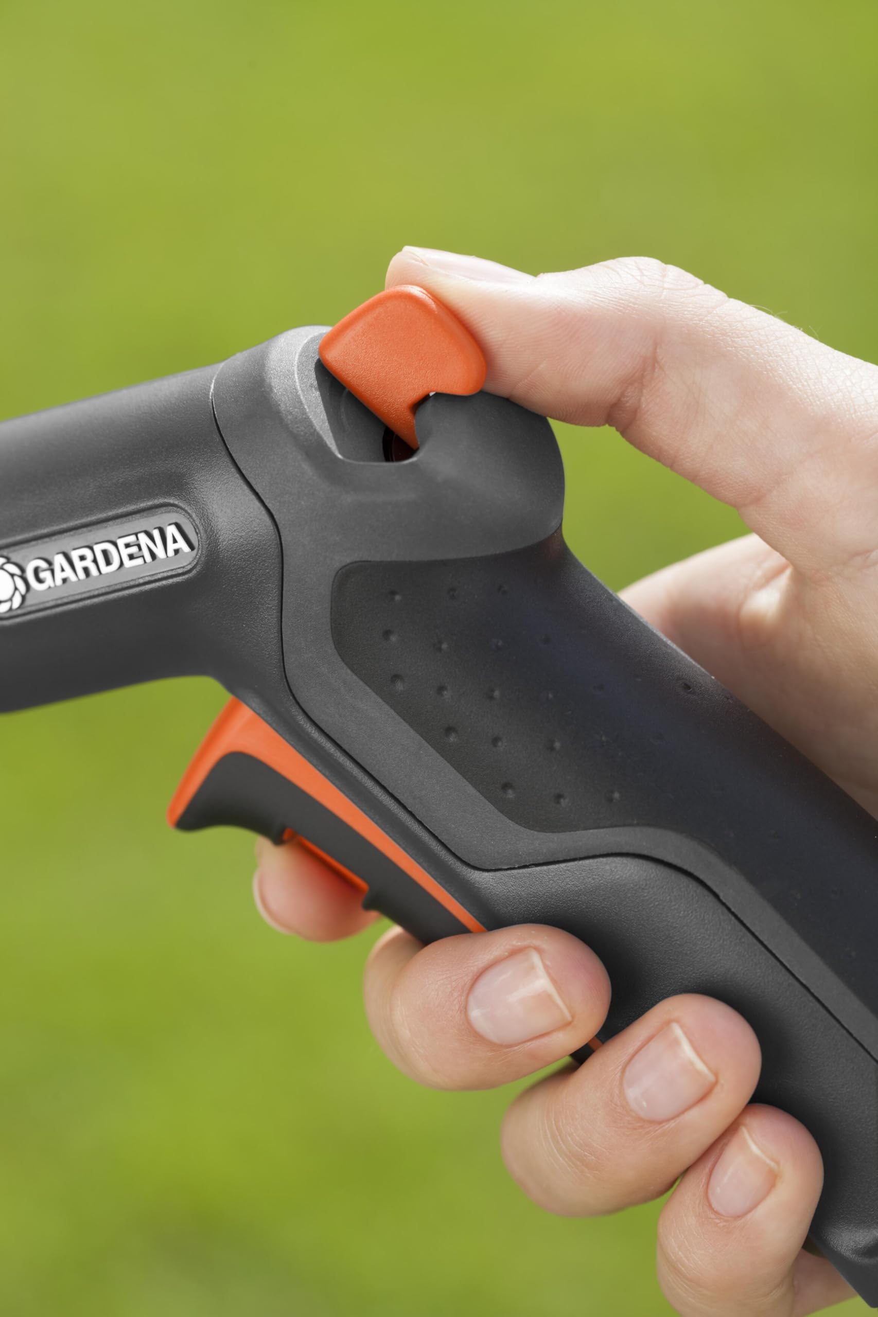 gardena-premium-reinigungsspritze-18305-20-mit-impulsausl-ser-und-dauerarretieru image 5