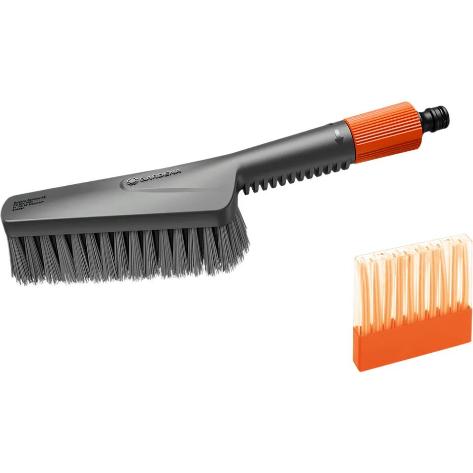 gardena-cleansystem-wasch-set-mit-handb-rste-m-soft-18863-20 image 1
